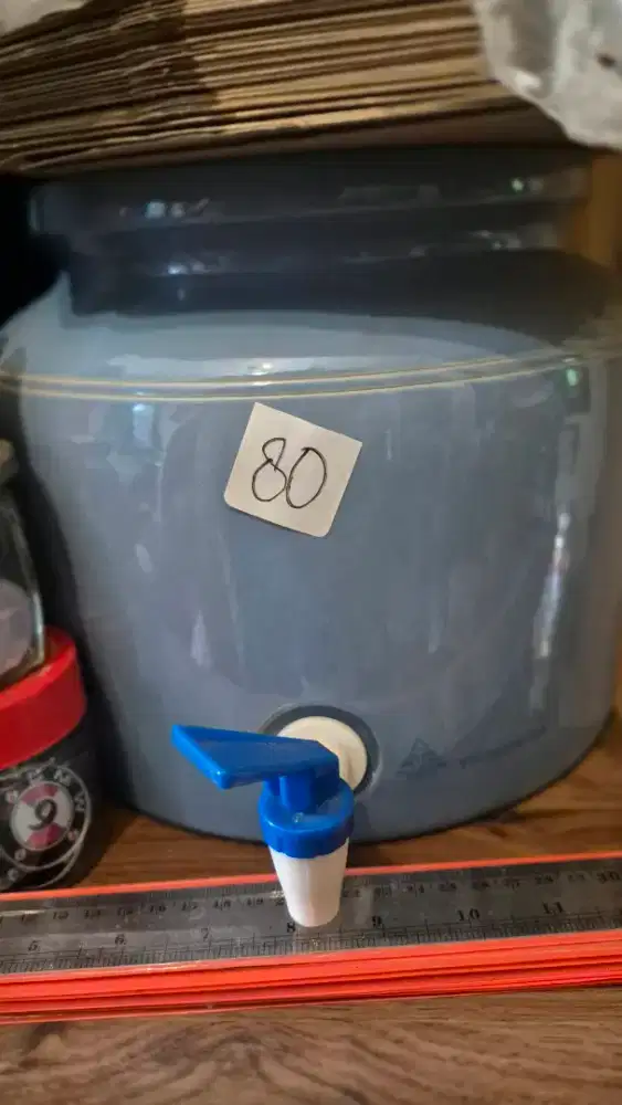 Guci Dispenser galon air minum tempat minum