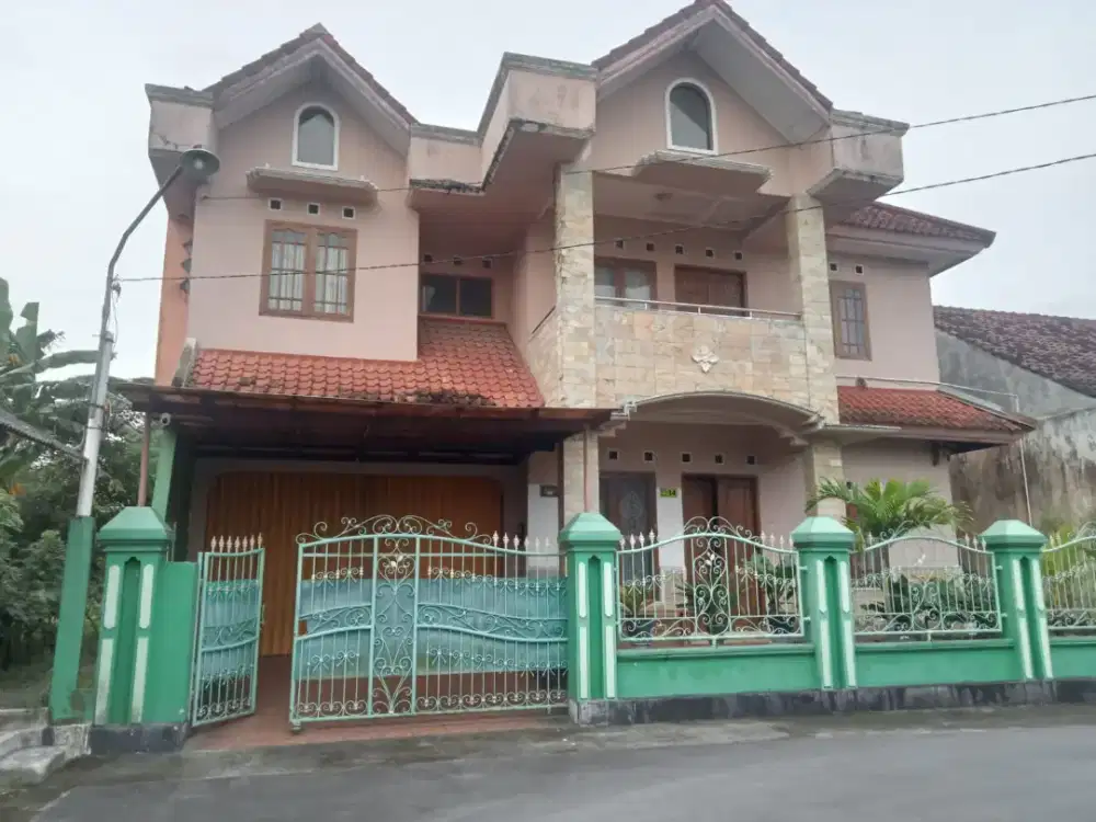 DIJUAL CEPAT - RUMAH BESAR DI SLEMAN