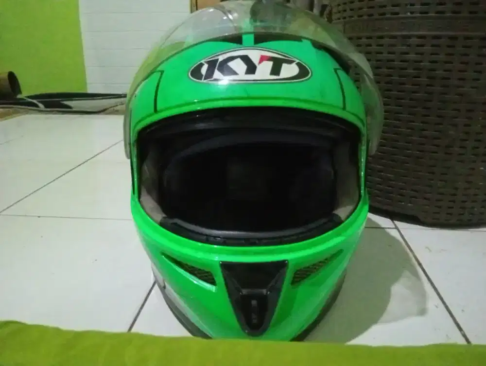 Helm KYT hijau Full Face