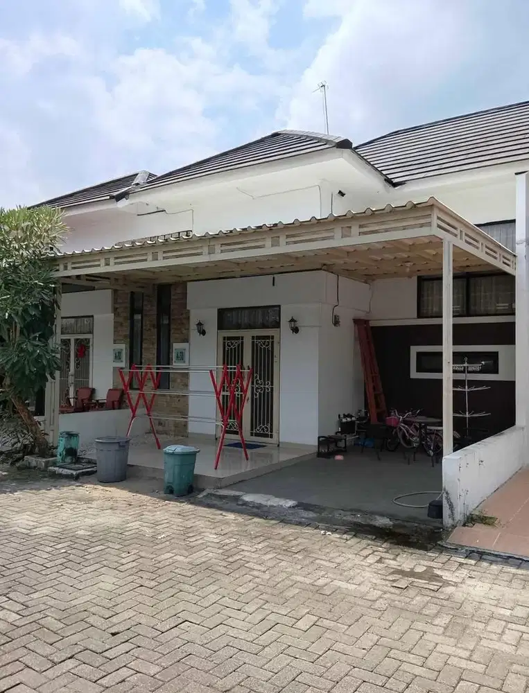 Rumah Komplek Flamboyan Suite (JUAL CEPAT)