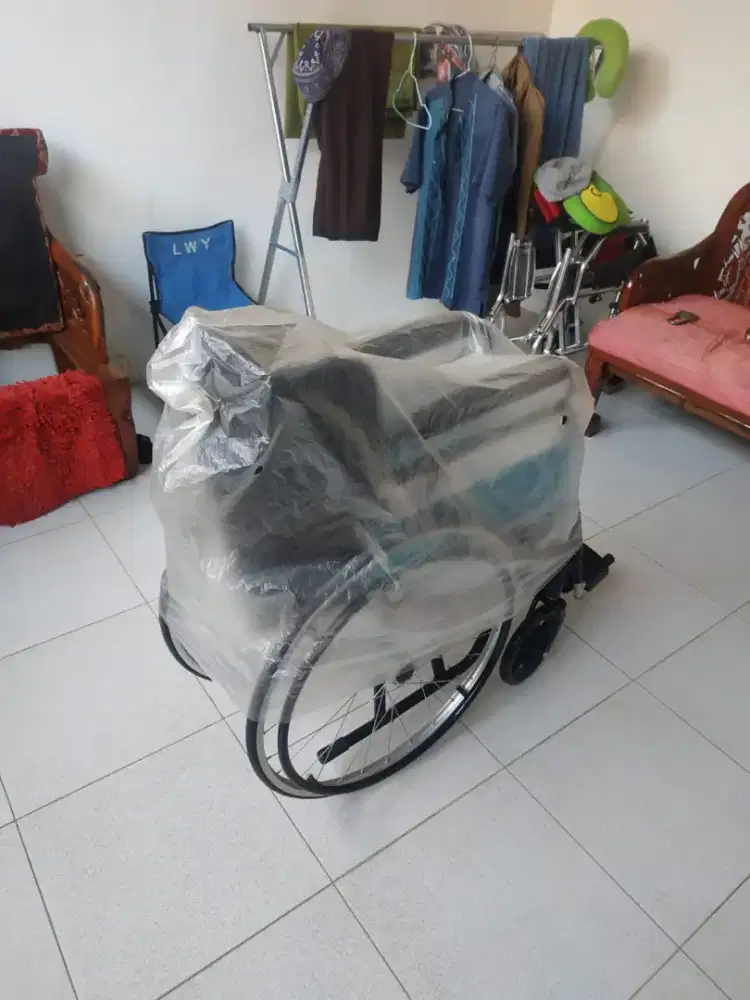 Kursi roda kondisi masih bagus