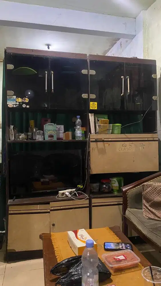 Lemari TV dan Penyimpanan
