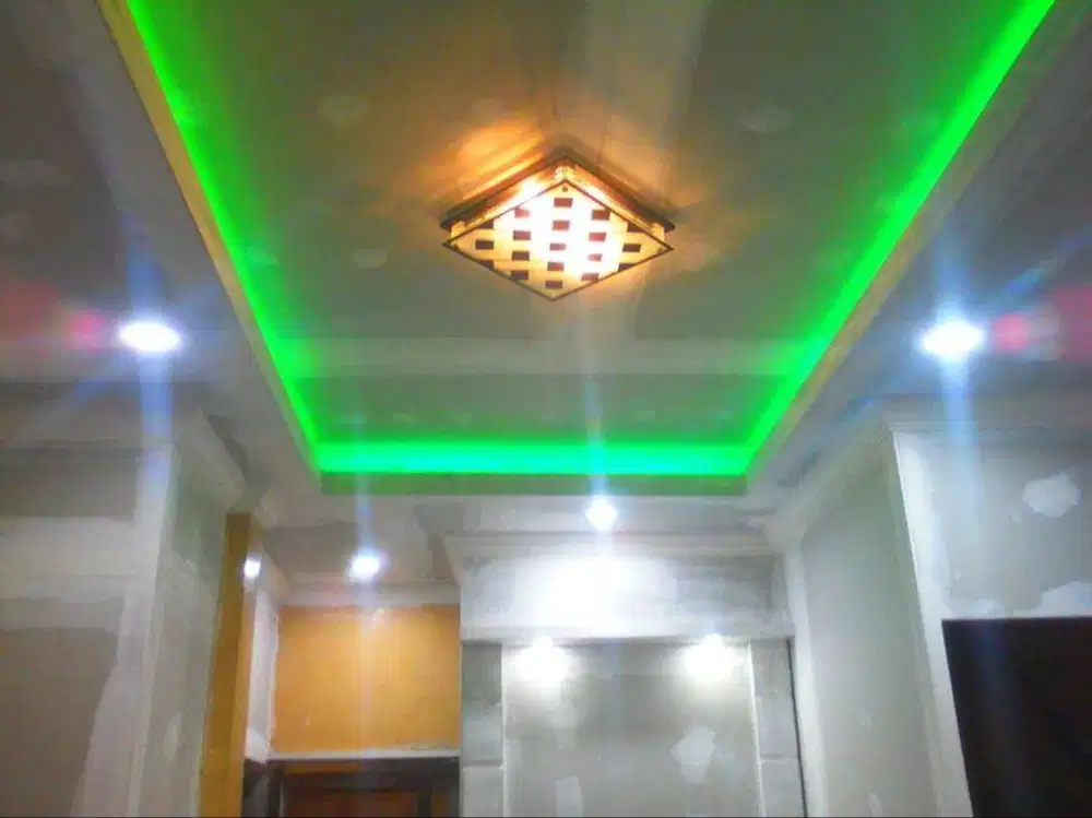 Matrial plafon gypsum dekorasi rumah siap pasang moulding dan partisi