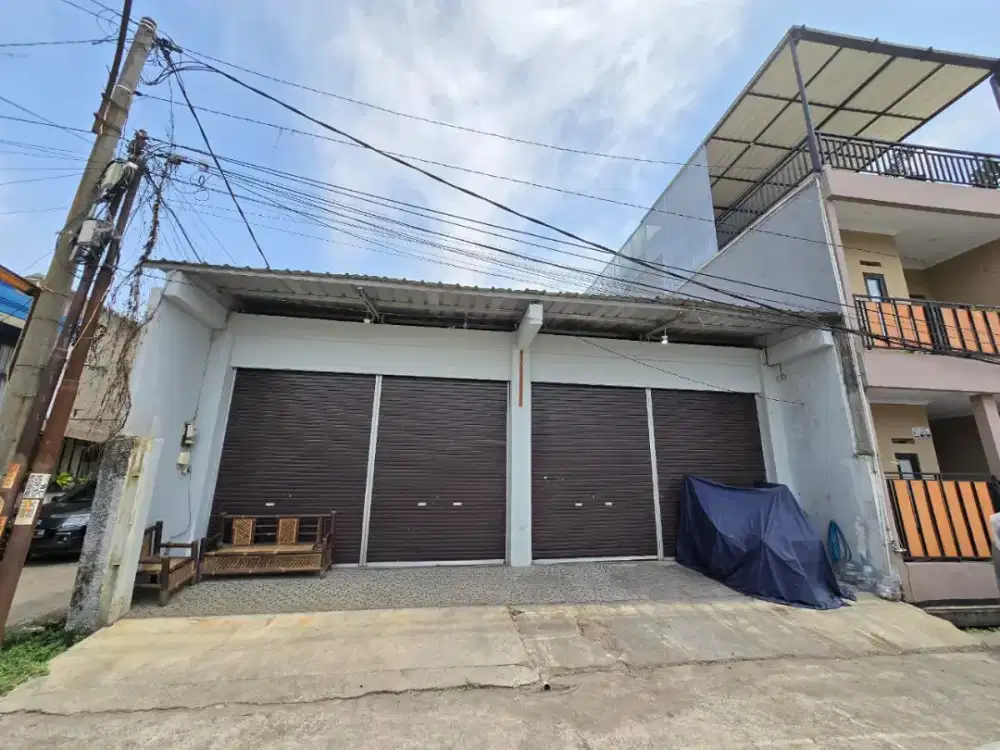 di jual Rumah/gudang/ruko bekas showroom mobil bisa buat kos2n