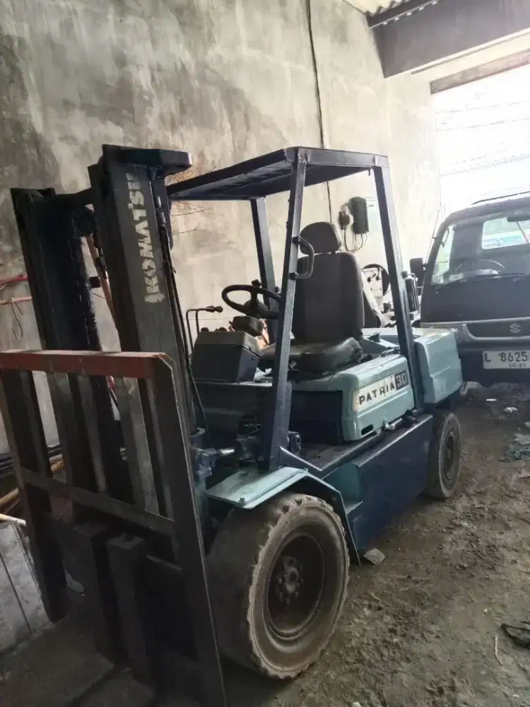 PORKLIFT 3TON KOMATSU PATRIA