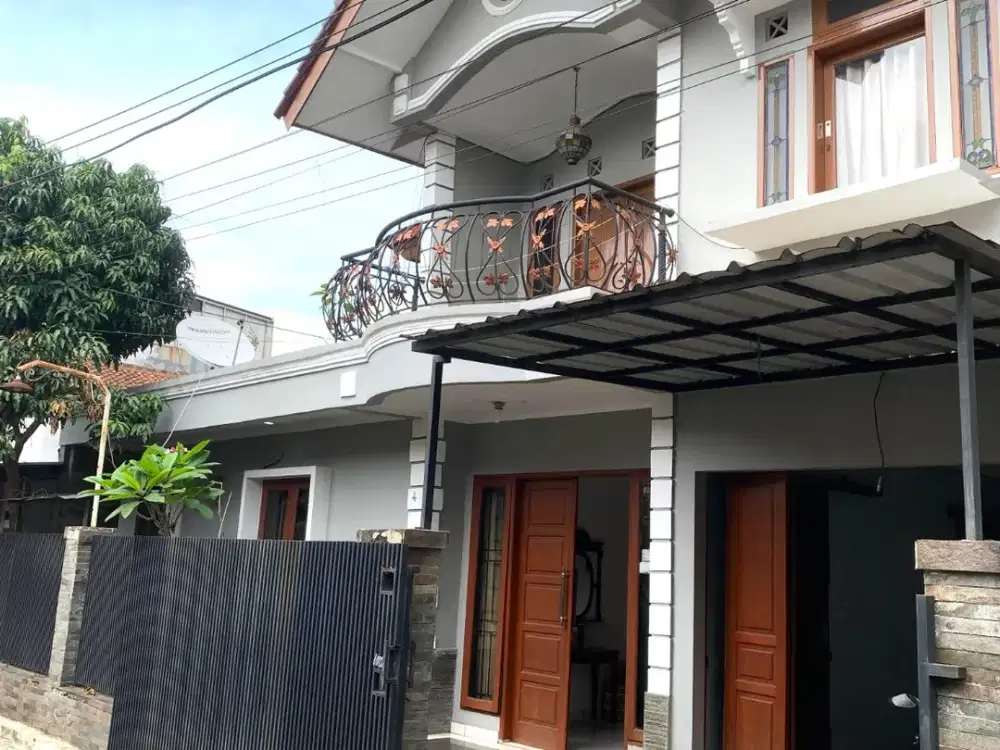 Rumah Lama Terawat Komplek Margahayu Raya Soekarno Hatta Bandung