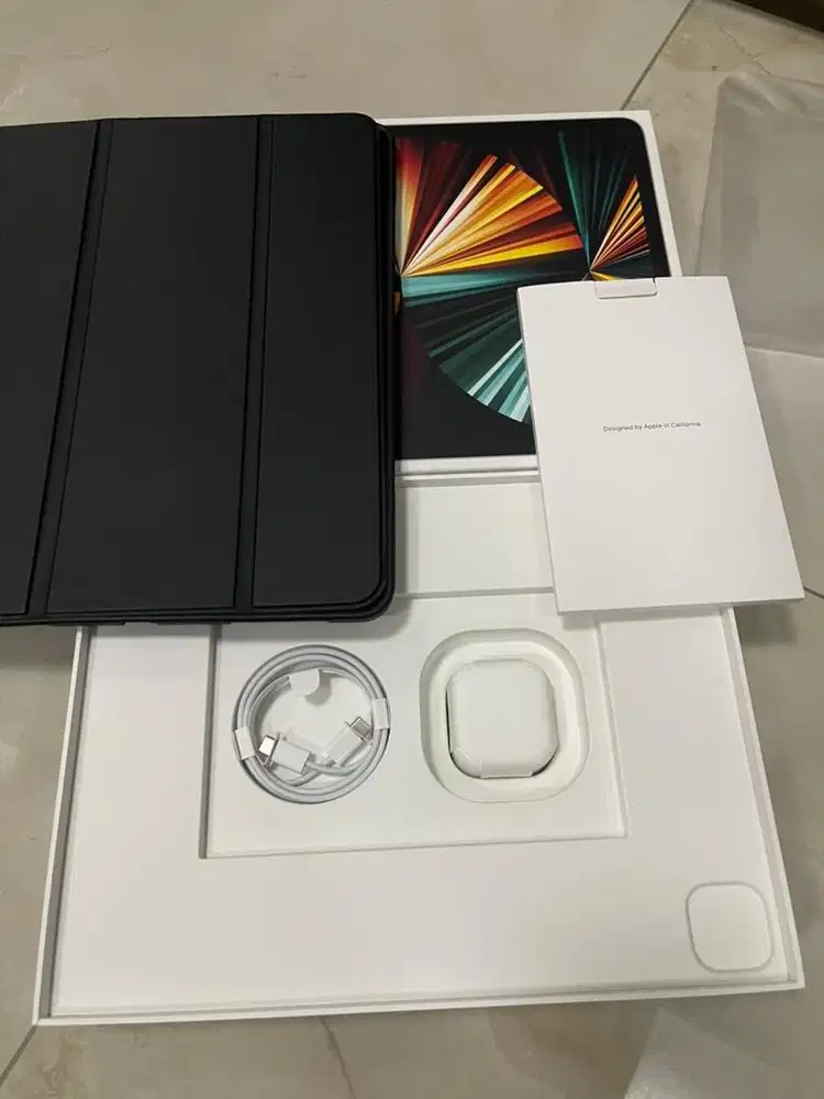 Dijual iPad Pro 12.9 Inch M1 Gen 5 Wifi Celular Good Condition!!