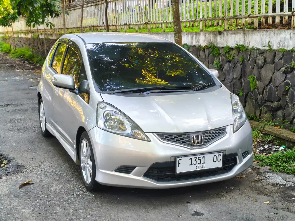 Jazz RS tahun 2009 pajak isi/tt boleh gan cash lebih bagus