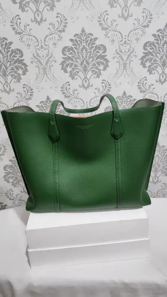 TAS TOTE TORY  bors