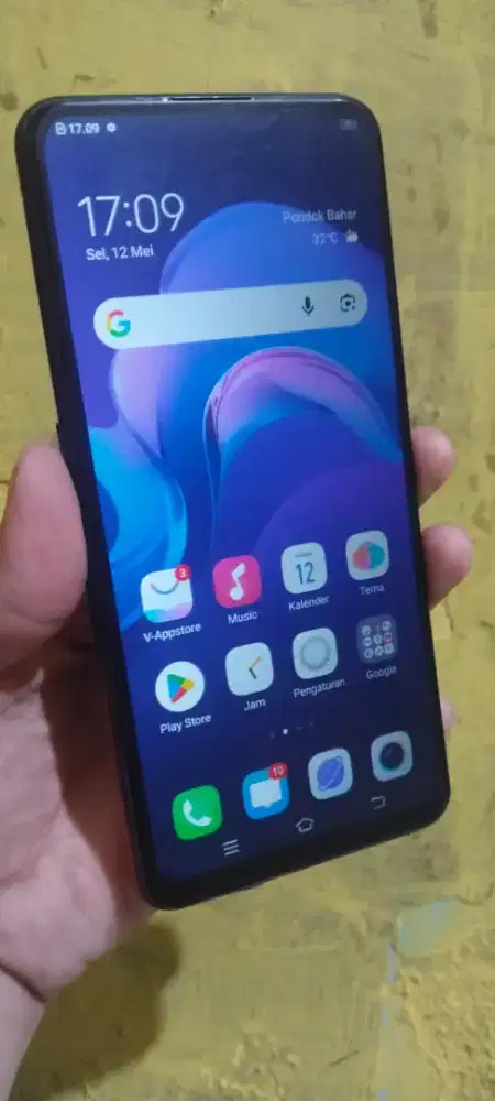 Vivo v15..Ram 6/64..Minus.sidik jari aja of...HP BATANGAN AJA