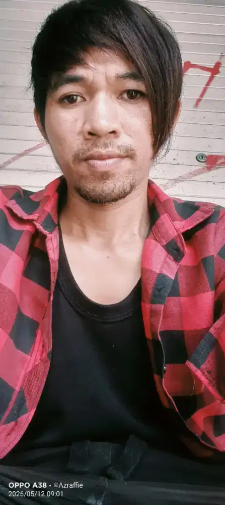 Cari lowongan kerja,kerja apa aja gak masalah yang penting halal