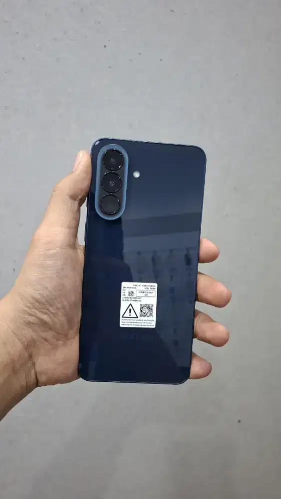 SAMSUNG A57 12/256 GB Rp 7.496.996 GRATIS ADAPTOR + SILICONE CASE