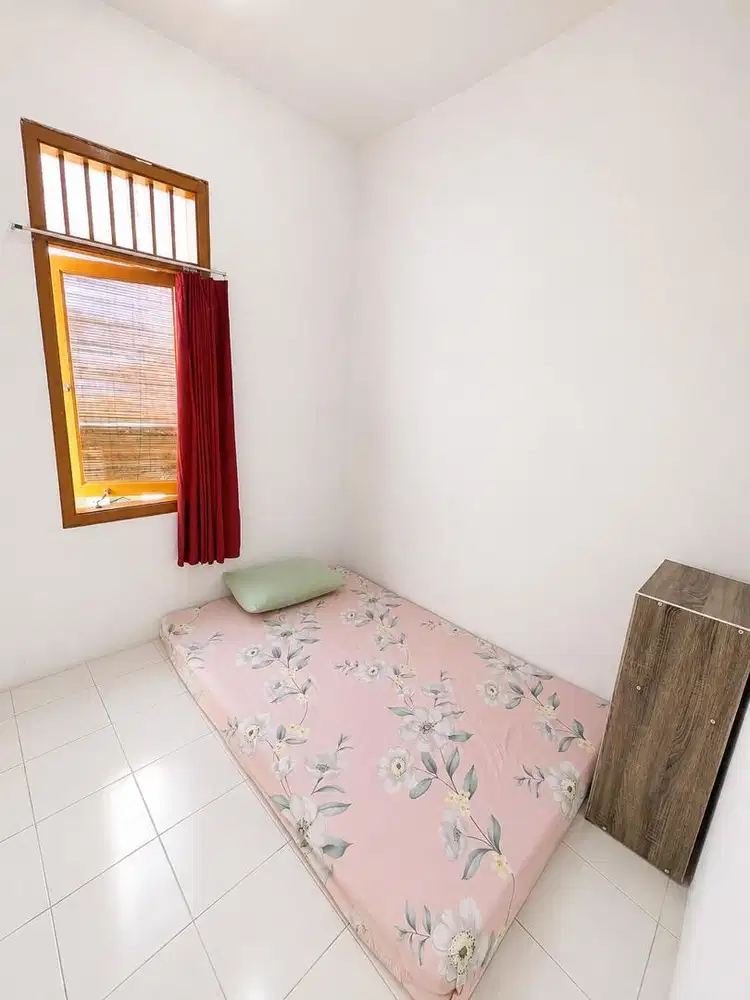 Kost bu Enung (Putri)