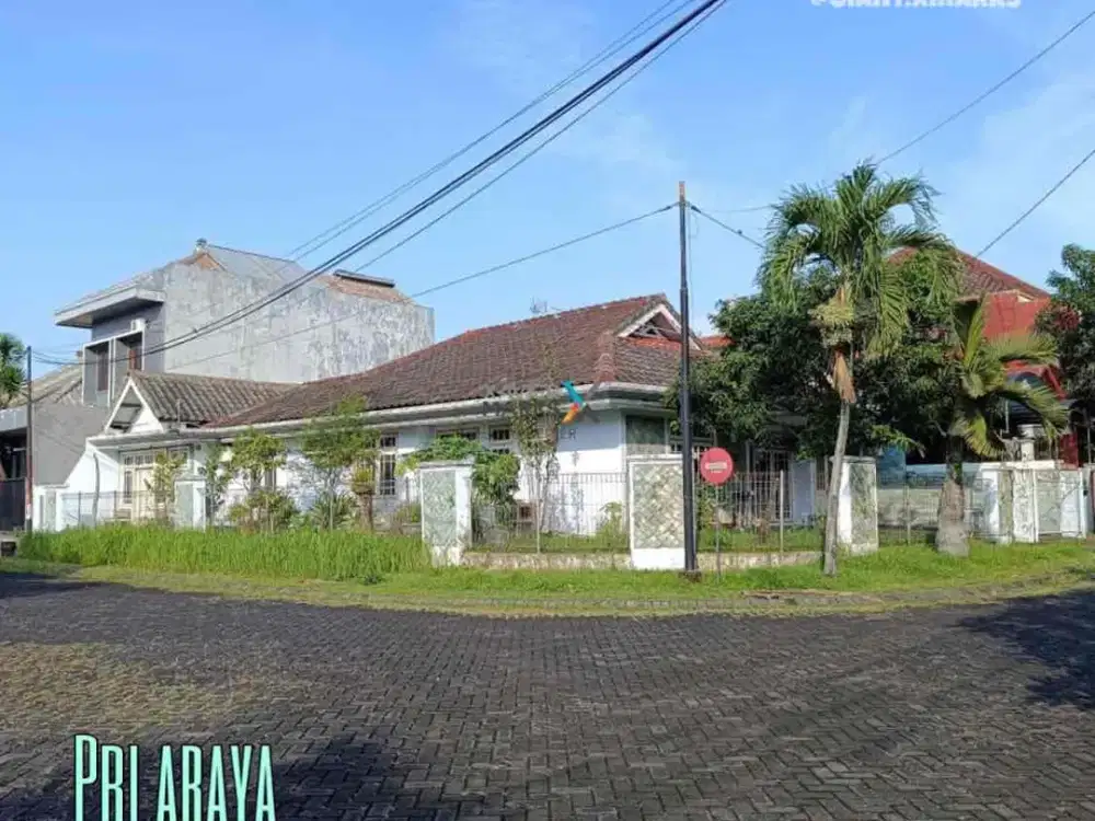 Rumah siap huni dekat Plaza di PBI Araya Malang