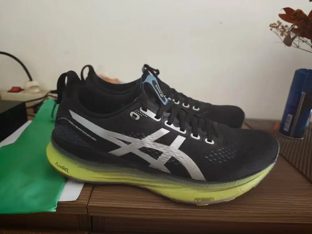 Sepatu Asics Gel-Kayano 32 Luxe
