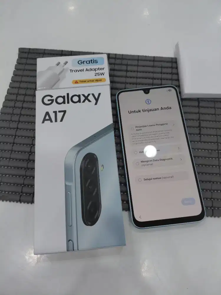 SAMSUNG GALAXY A17