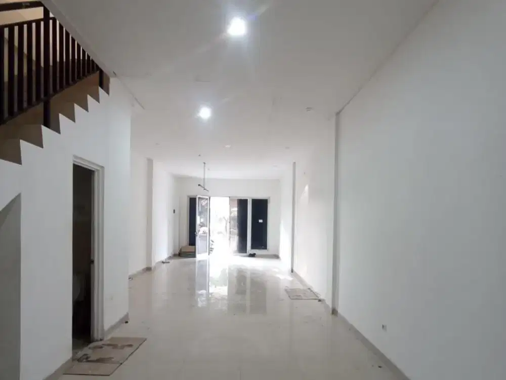 Ruko Boulevard Royal Palm Cengkareng Strategis Pinggir Jalan Raya 3,5 Lantai