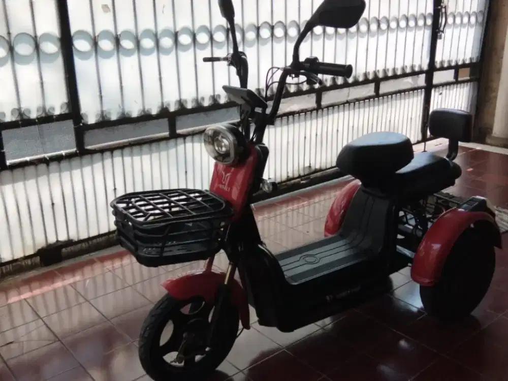 Sepeda listrik uwinfly second
