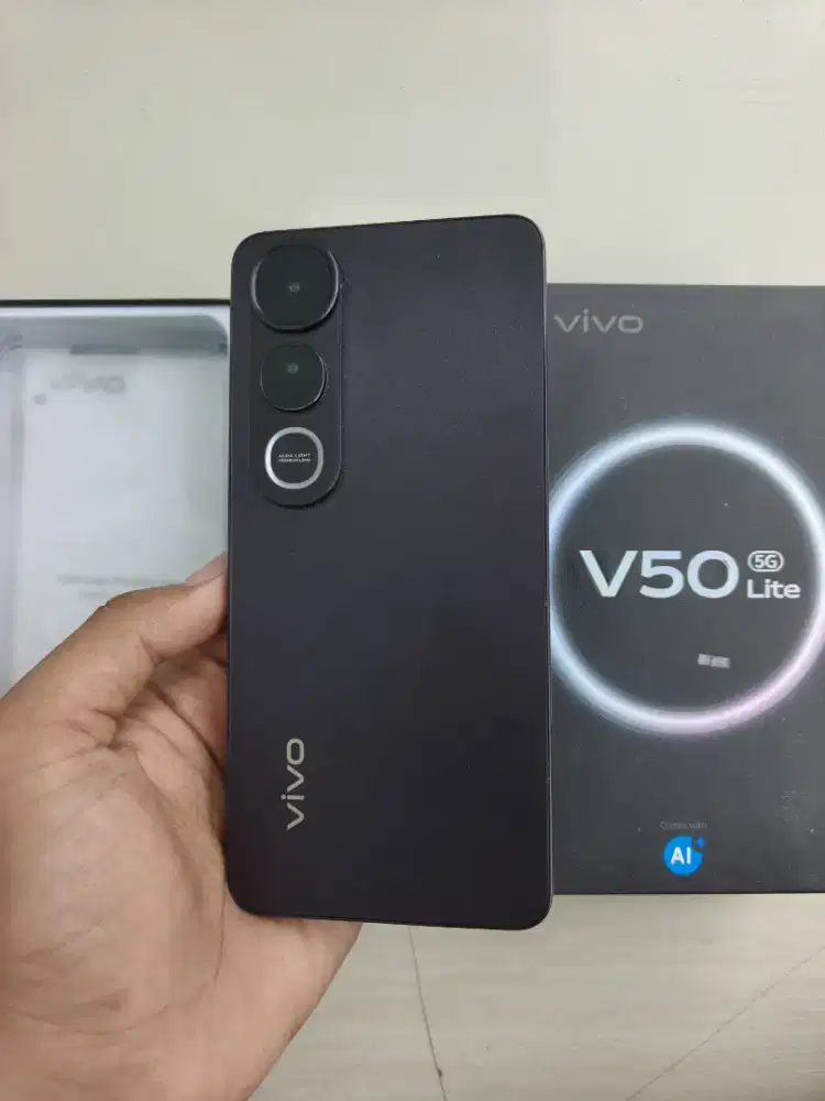 Vivo V50 Lite 5g 8/256gb fullset ori