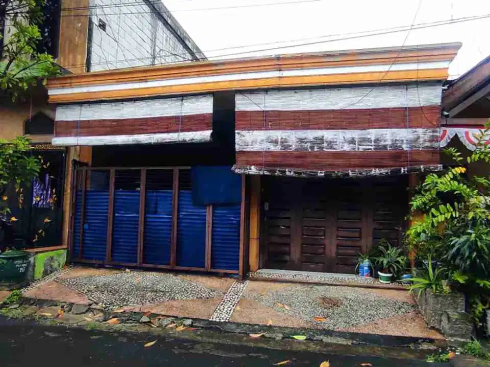 Dijual via lelang Rumah manukan Madya lokasi strategis
