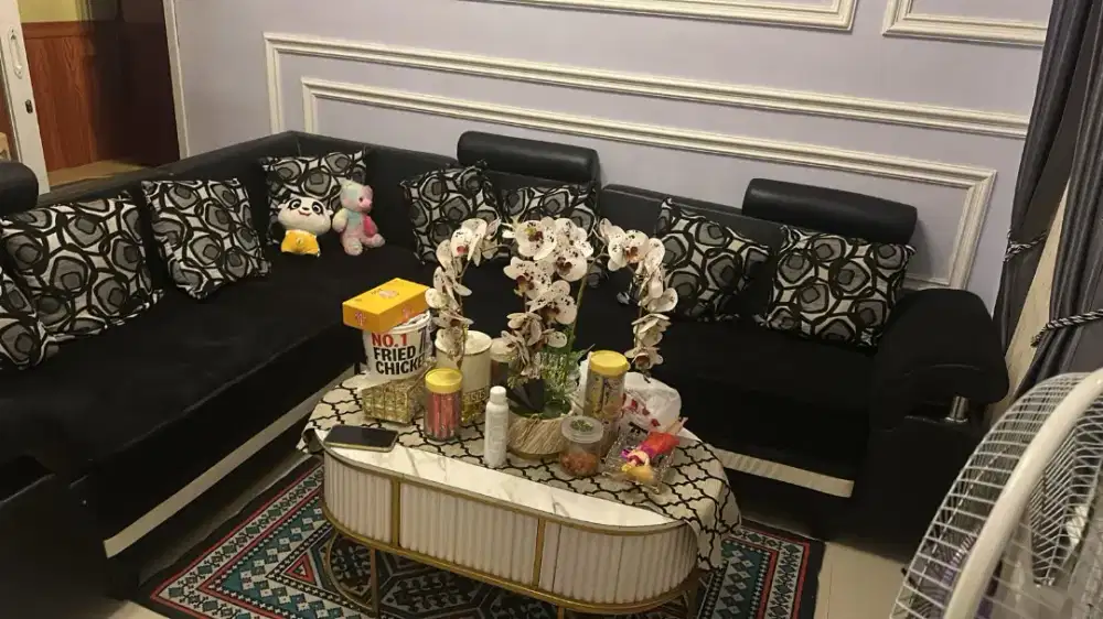 Sofa L ada tambahan duduk an
