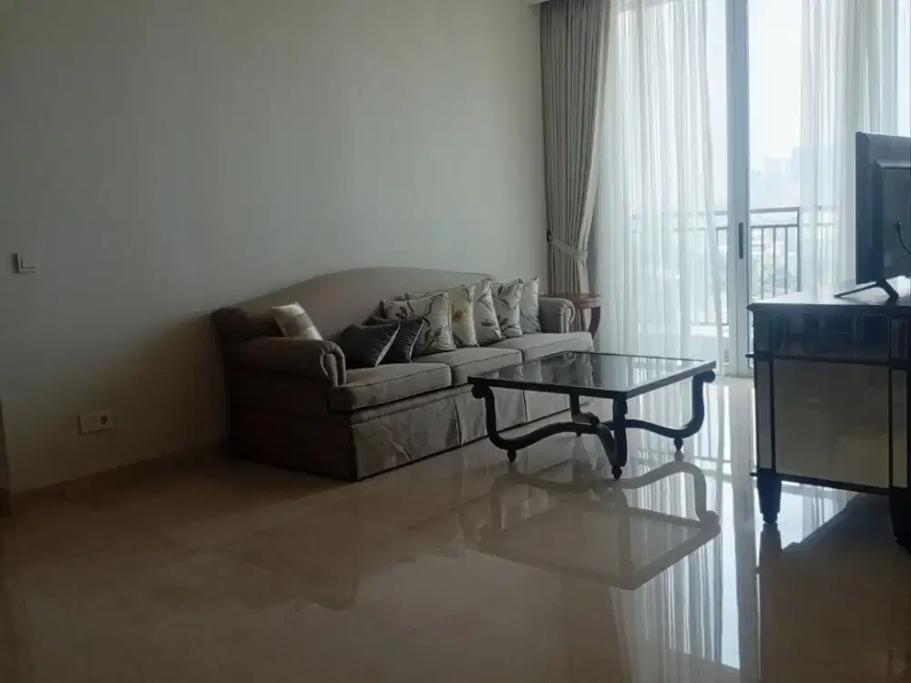 586. DISEWAKAN APARTEMEN MEWAH DI THE PAKUBUWONO HOUSE, 3BR FURNISHED