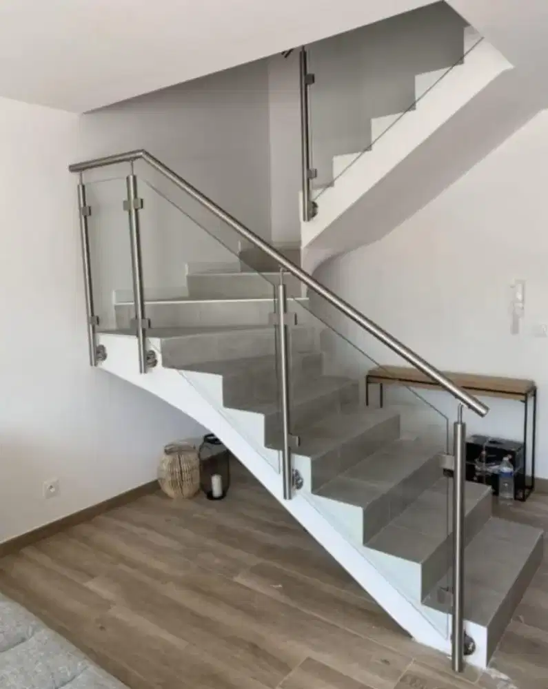Reling tangga balkon stenlies kaca stell