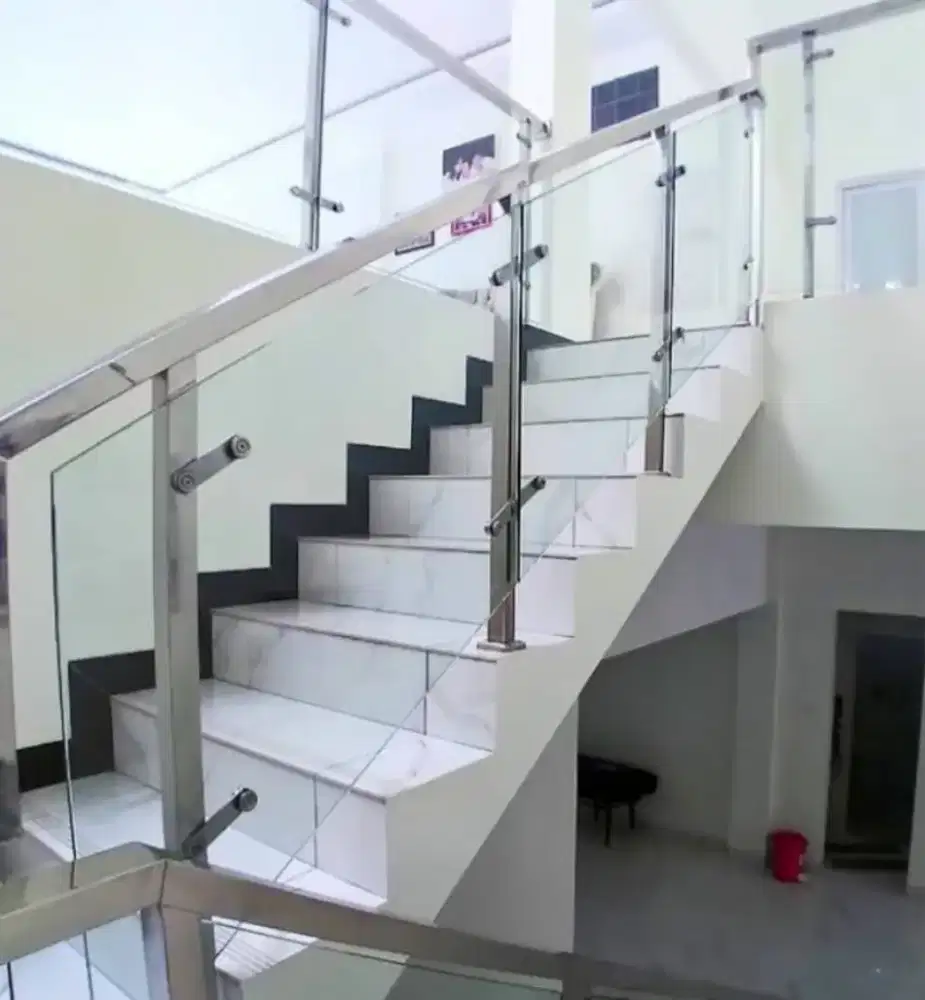 Reling tangga balkon stenlies kaca stell