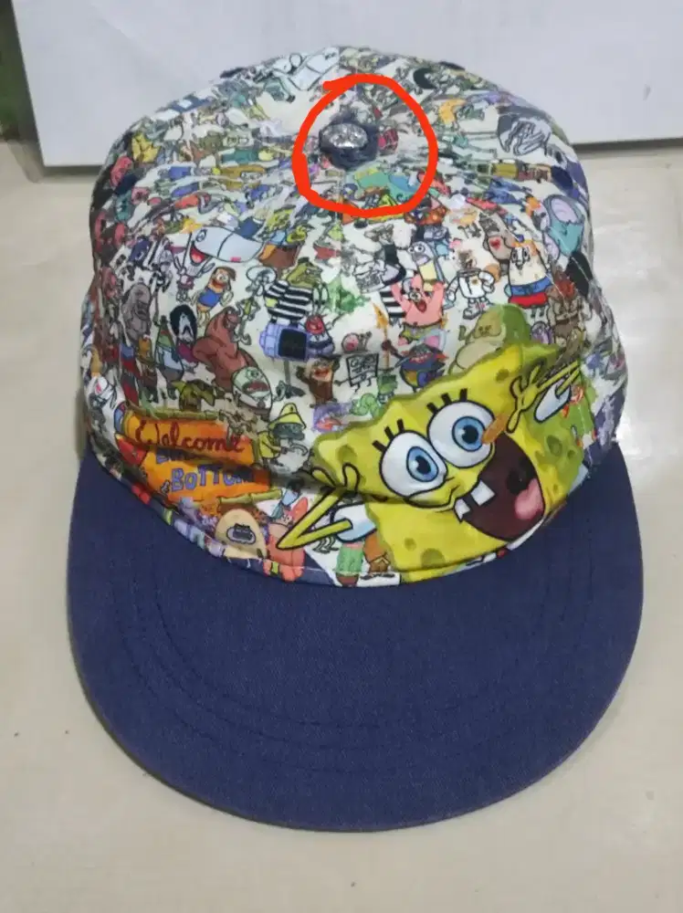 Topi anak bekas