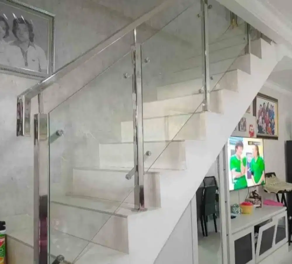 Reling tangga balkon stenlies kaca stell