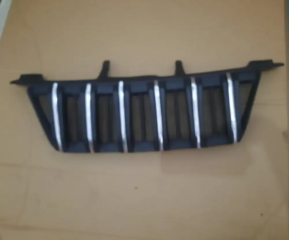 GRILL NISSAN XTRAIL T30