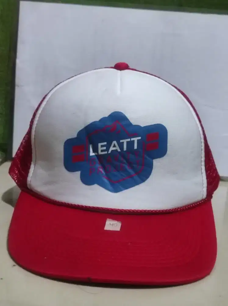 Topi dewasa bekas