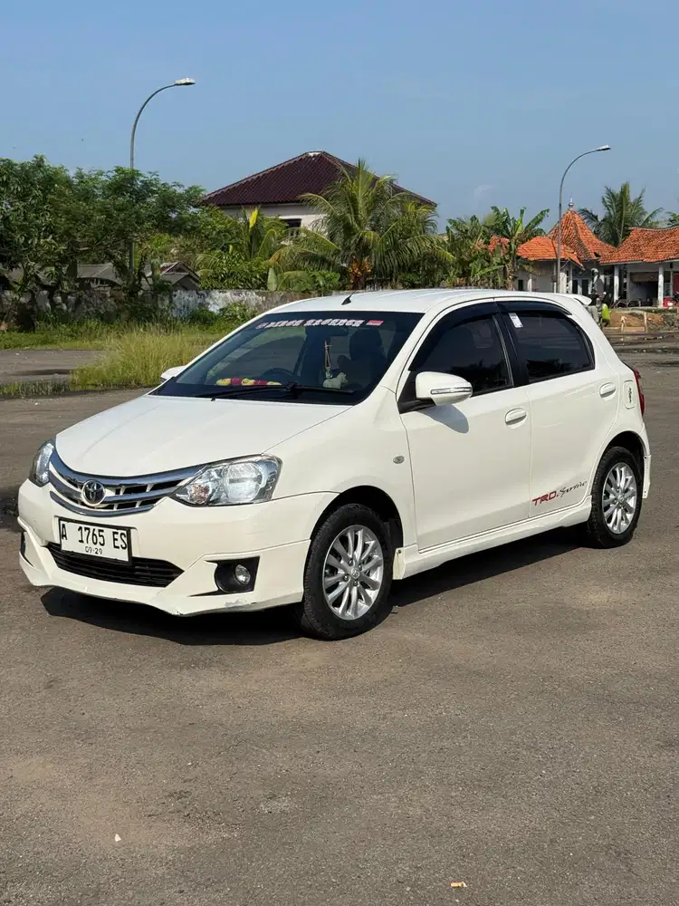 Toyota Etios Valco 2014 Bensin