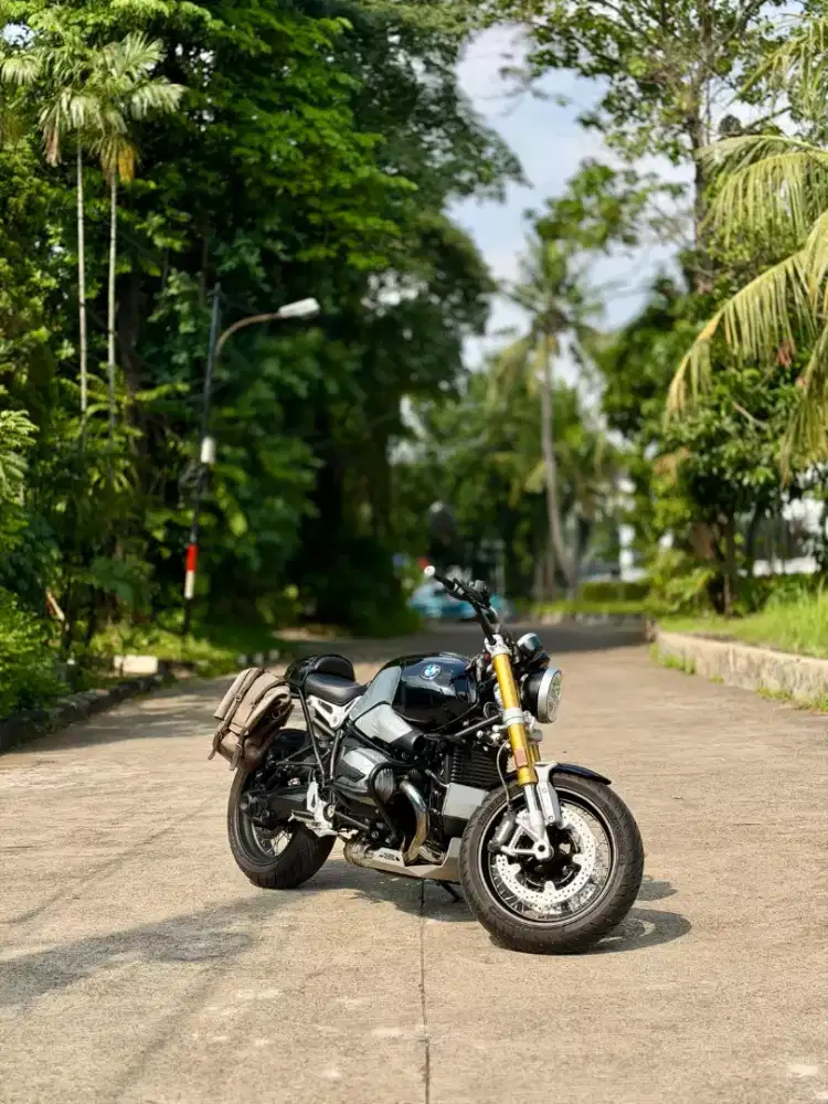 BMW R9T Roadster 2022 LOW KM