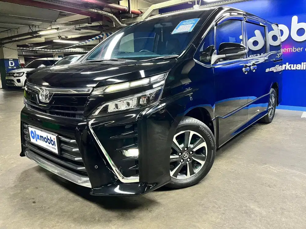 DP 1 JUTA Toyota Voxy 2.0 Bensin-AT 2021 Hitam C8SBA