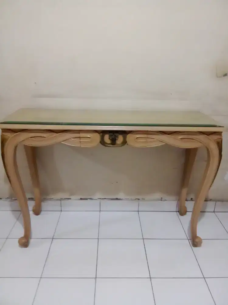 Meja mdl antik atas lapis kaca