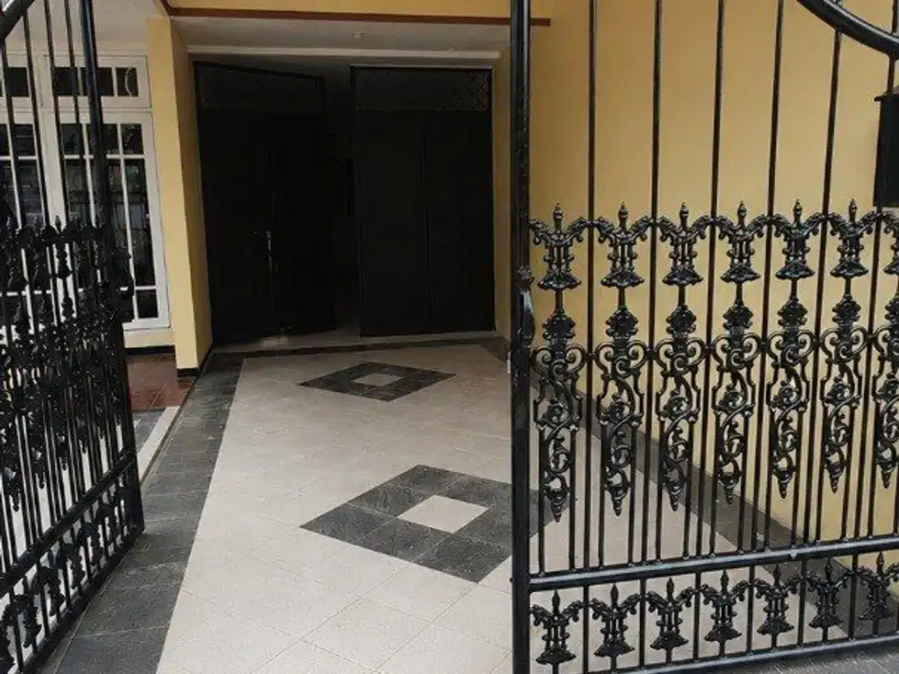 DISEWAKAN RUMAH RUNGKUT MAPAN TENGAH