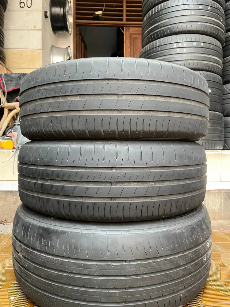 Ban Dunlop SP Touring R1  205 60 r16  2Pcs