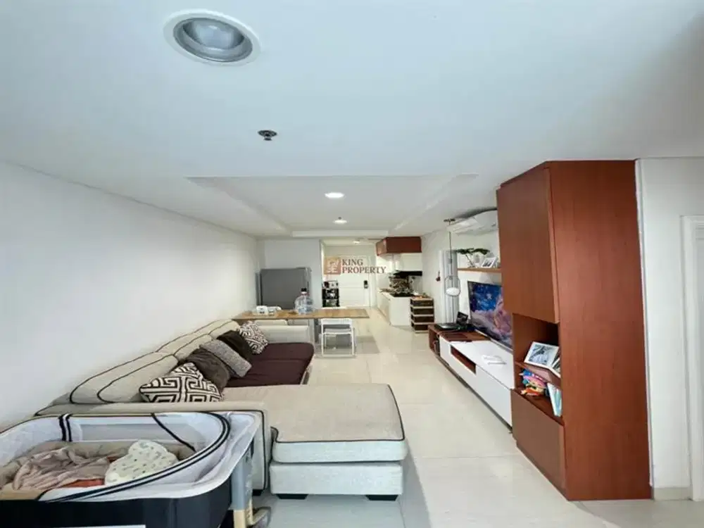 2BR Grand Madison Cozy Minimalist Interior View Pool Dekat Central Park 2 Cocok untuk Pasangan Baru Menikah
