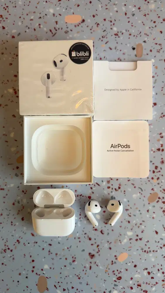 Apple Airpods 4 ANC (active noice canceling)