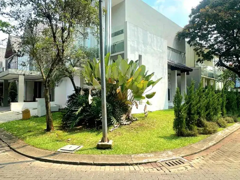 Disewakan Rumah Hoek Discovery 4 KT Mewah, Bagus dan sangat terawat