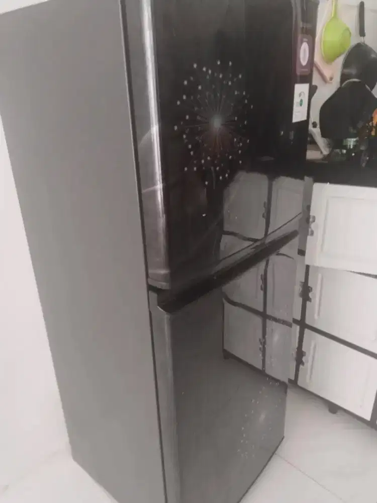 Kulkas bekas sharp 2 pintu