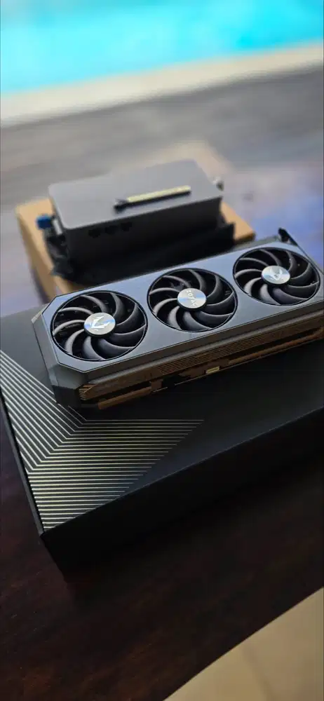 ZOTAC RTX 5080 AMP Extreme Infinity + AG02 eGPU Dock - Bali