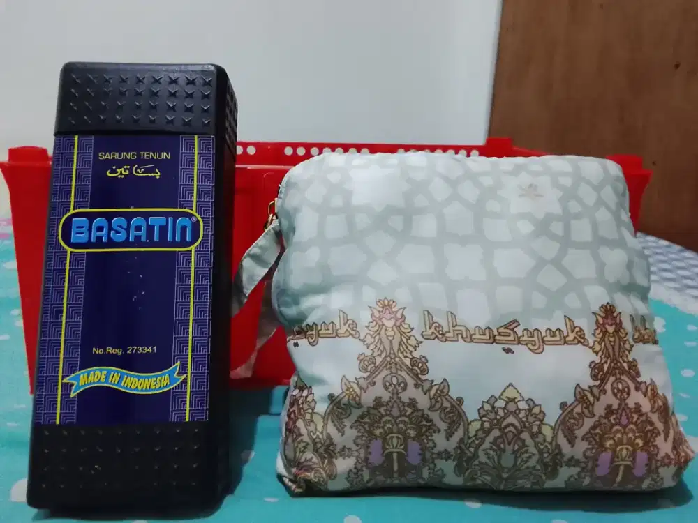 Mukena dan Sarung