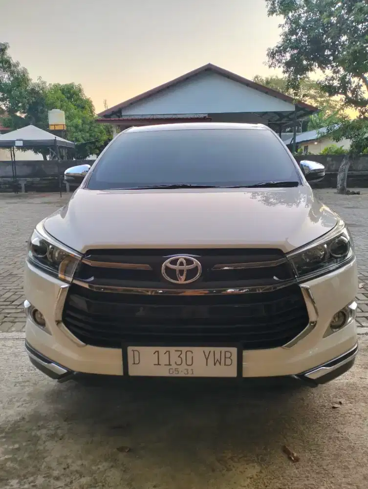 Toyota Innova venturer metik bensin tahun 2018