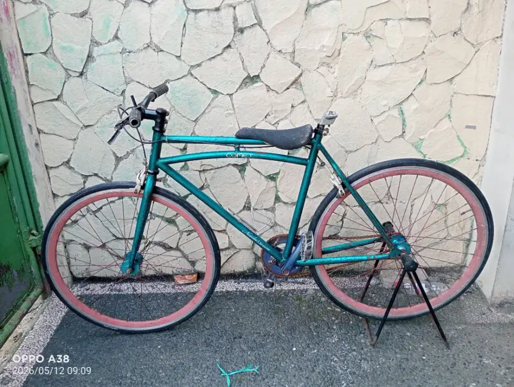 Jual cepat sepeda fixie comet UK 700x25c kondisi normal minus joklepas