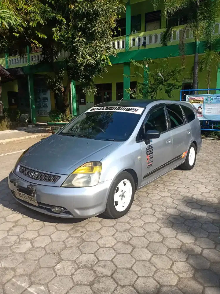 Mobil murah honda stream 2002 matic AT