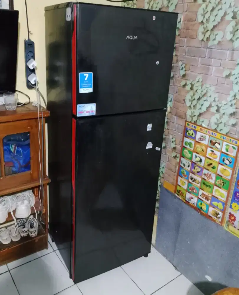 Kulkas aqua 2 pintu super beku normal jaya