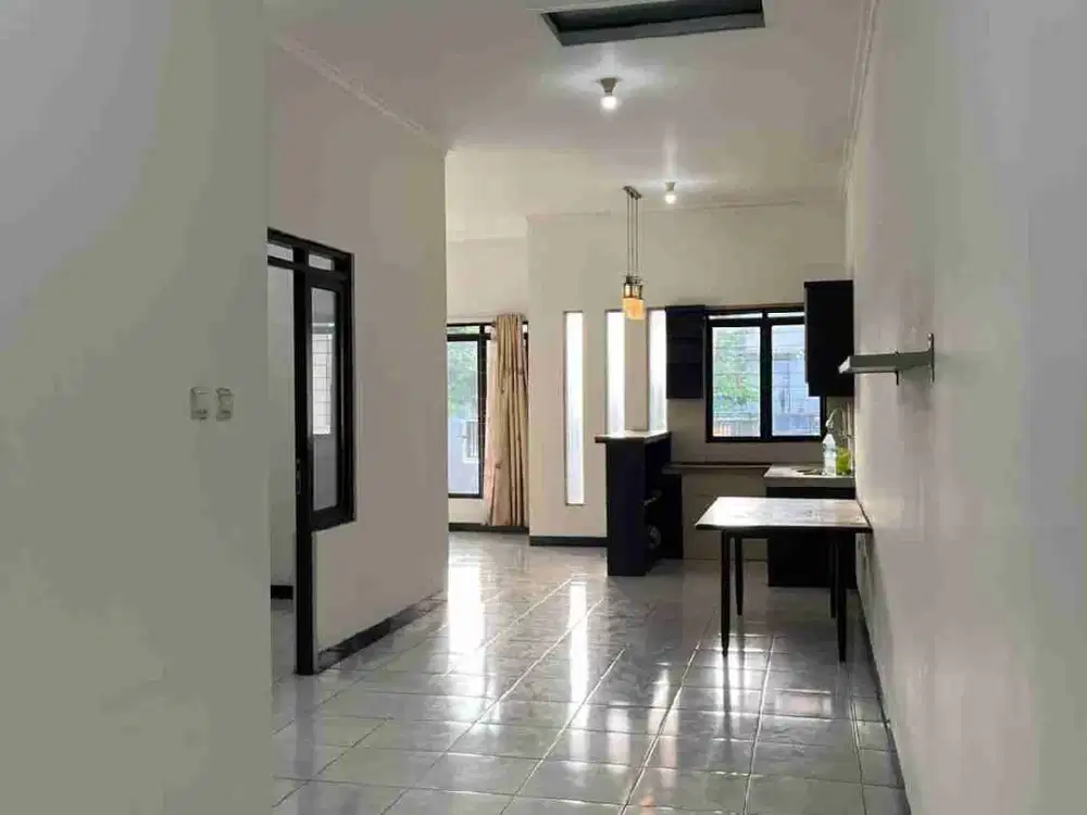 disewakan rumah apik taman kopo indah 3 cuma 30 jutaan