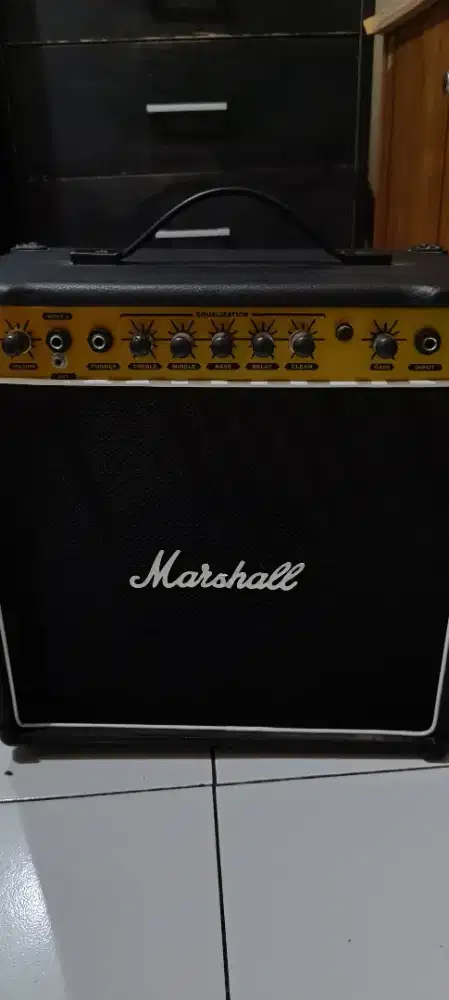 Amplifier gitar marshall 8
